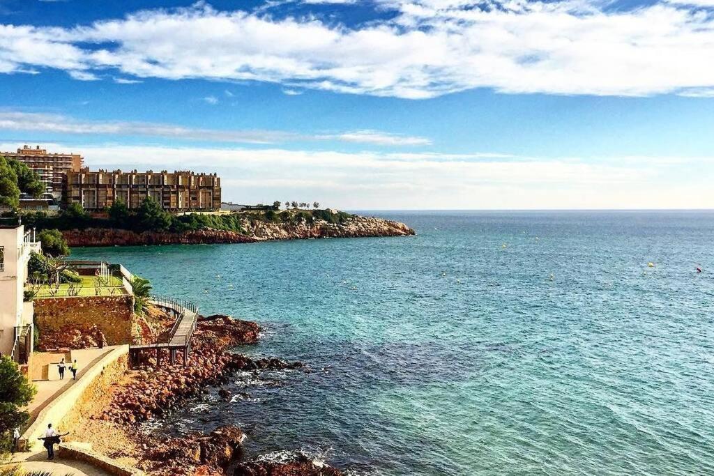 Renovado Apartamento En Zona Residencial A Pasos Del Mar 萨洛 外观 照片